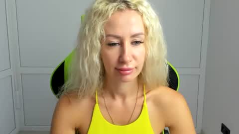Snapshot of marilyndreamm chatting on July 21, 7:11 am Marilyn online show from July 21, 7:11 am