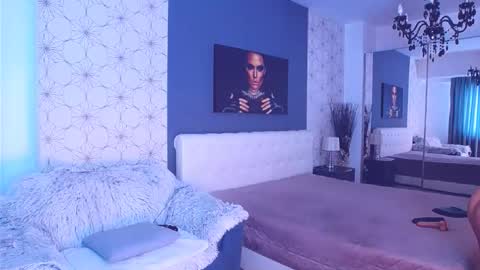 Snapshot of marimais chatting on December 5, 8:12 am Mary Mais online show from December 5, 8:12 am