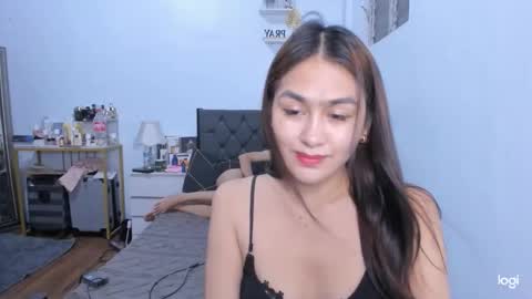 Snapshot of marimaraldama chatting on March 8, 8:01 pm Anngilbuena online show from March 8, 8:01 pm