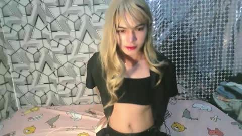 marimarxox1 online show from April 4, 11:40 am