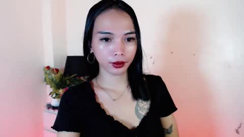 Snapshot of marishkafoxx chatting on April 1, 2:45 am marishka online show from April 1, 2:45 am