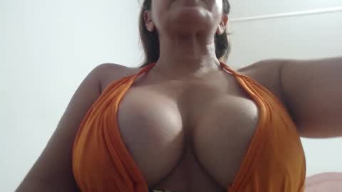 Snapshot of mariska_69 chatting on March 7, 1:42 am mariska_69 online show from March 7, 1:42 am