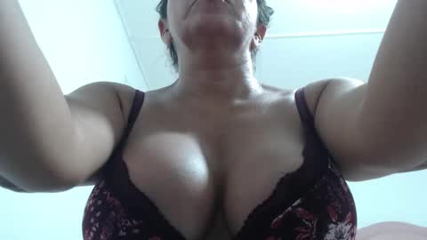 Snapshot of mariska_69 chatting on November 23, 11:10 am mariska_69 online show from November 23, 11:10 am