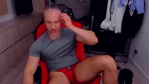 Snapshot of marismuscle chatting on May 6, 7:19 pm MarisMuscle online show from May 6, 7:19 pm