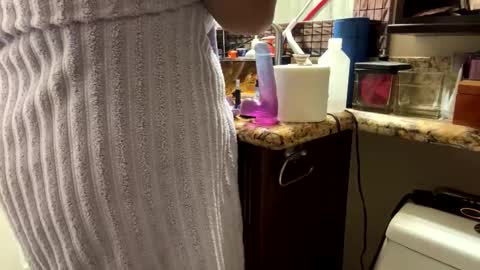 Snapshot of marissarae13 chatting on December 23, 6:44 am Marissa online show from December 23, 6:44 am