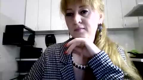 mariza_love359092 online show from March 29, 8:42 pm