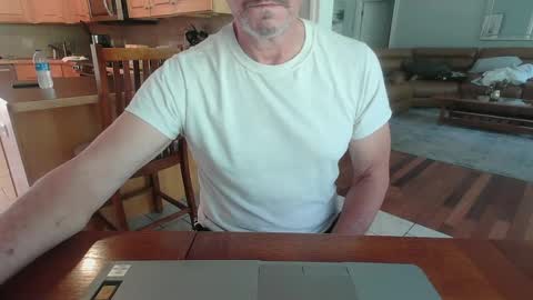 Mark online show from October 6, 6:38 pm