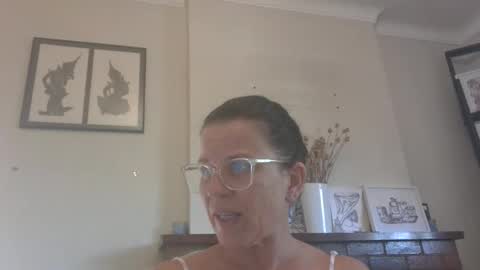 Snapshot of mark_and_lola chatting on December 4, 11:24 pm mark_and_lola online show from December 4, 11:24 pm