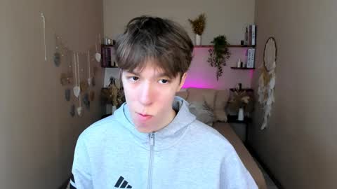 Mark online show from March 29, 9:31 am