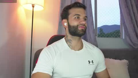Snapshot of mark_hazze chatting on May 16, 11:03 pm Mark online show from May 16, 11:03 pm
