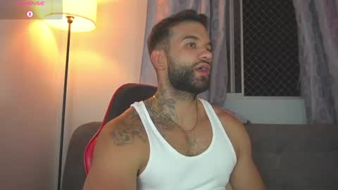 Snapshot of mark_hazze chatting on June 15, 1:19 am Mark online show from June 15, 1:19 am