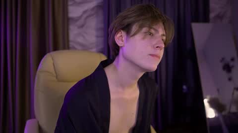 mark_ian_ online show from April 26, 2:37 pm