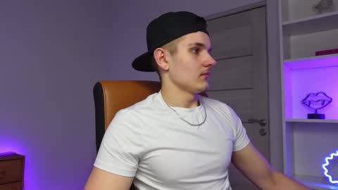 MARK KARSON online show from February 10, 7:07 pm