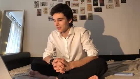 Mark online show from October 22, 8:47 am