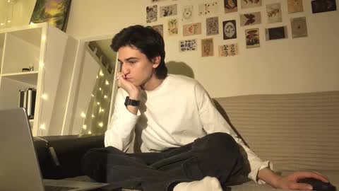 Mark online show from November 11, 3:01 pm