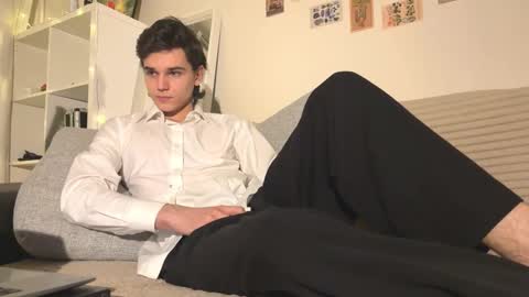 Mark online show from November 30, 1:37 pm