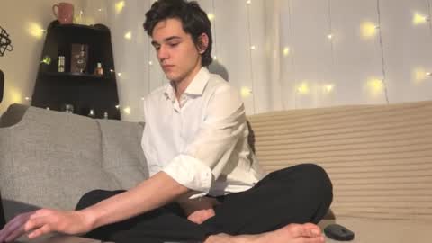 Mark online show from December 4, 1:09 pm