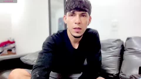 Snapshot of mark_rut chatting on February 20, 6:17 am MODEL Mark Rut online show from February 20, 6:17 am