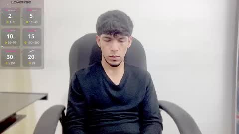 Snapshot of mark_rut chatting on February 24, 7:33 am MODEL Mark Rut online show from February 24, 7:33 am