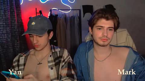 Snapshot of mark_sun chatting on October 24, 3:52 pm Mark online show from October 24, 3:52 pm