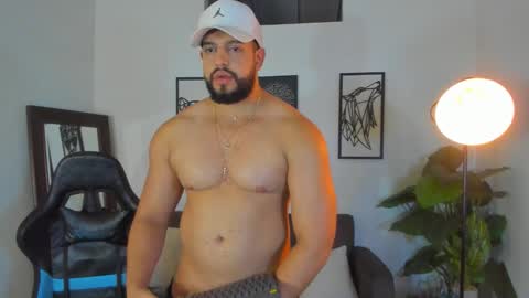 mark_x23 online show from February 16, 1:35 am