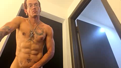 markbeaglin27 online show from October 24, 6:54 am