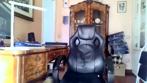 Snapshot of markmarkmark00 chatting on December 26, 10:05 am markmarkmark00 online show from December 26, 10:05 am