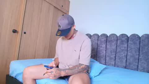 Snapshot of marko_toro__ chatting on November 9, 11:58 pm Sebastian online show from November 9, 11:58 pm