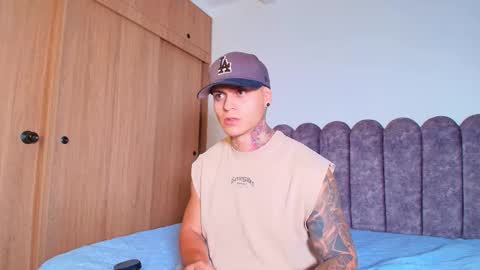 Snapshot of marko_toro__ chatting on November 12, 9:47 pm Sebastian online show from November 12, 9:47 pm