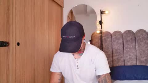 Snapshot of marko_toro__ chatting on December 16, 4:50 am Sebastian online show from December 16, 4:50 am