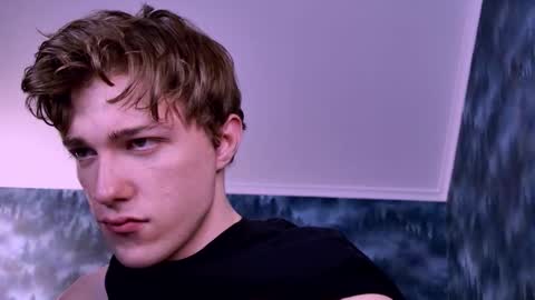 Snapshot of markshot_ chatting on November 6, 5:14 pm markshot_ online show from November 6, 5:14 pm