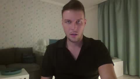 Snapshot of markster9696 chatting on October 17, 8:22 pm markster9696 online show from October 17, 8:22 pm