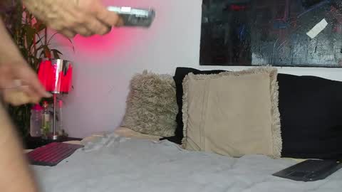 Snapshot of markus_latin chatting on December 2, 4:42 pm Markus latin online show from December 2, 4:42 pm