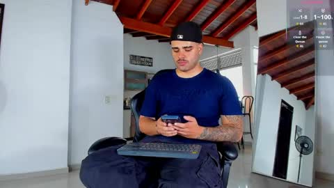 Snapshot of markus_tyler chatting on May 21, 10:06 pm markus_tyler online show from May 21, 10:06 pm