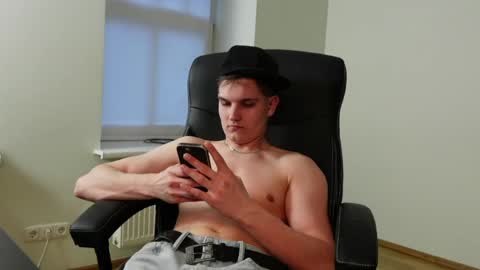 Snapshot of markymark_k chatting on April 29, 5:52 pm Marky mark online show from April 29, 5:52 pm