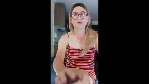 Snapshot of marla85 chatting on April 3, 6:06 pm marla85 online show from April 3, 6:06 pm