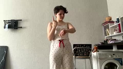 Snapshot of marlenhanry chatting on June 10, 12:22 am Emmie online show from June 10, 12:22 am