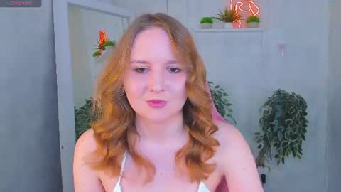 Snapshot of marlyn_owen chatting on June 19, 12:59 am Emmaa online show from June 19, 12:59 am