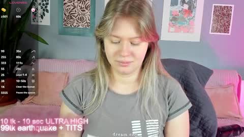 Snapshot of marmel199 chatting on April 7, 7:31 am Liza online show from April 7, 7:31 am