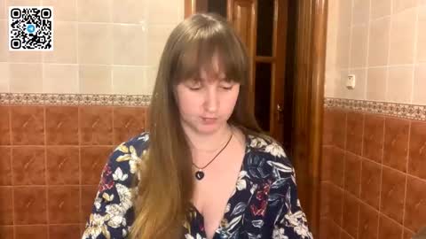 Snapshot of maroonmoon_ chatting on September 18, 7:38 pm Miriam online show from September 18, 7:38 pm