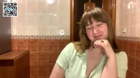 Snapshot of maroonmoon_ chatting on November 7, 8:53 pm Miriam online show from November 7, 8:53 pm