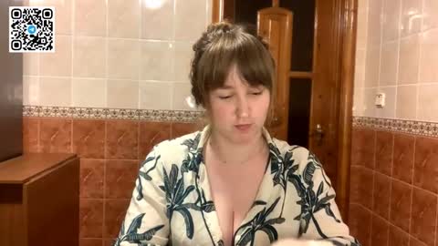 Snapshot of maroonmoon_ chatting on November 9, 8:40 pm Miriam online show from November 9, 8:40 pm