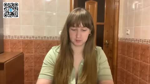 Snapshot of maroonmoon_ chatting on November 12, 8:41 pm Miriam online show from November 12, 8:41 pm