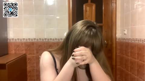 Snapshot of maroonmoon_ chatting on November 23, 8:52 pm Miriam online show from November 23, 8:52 pm