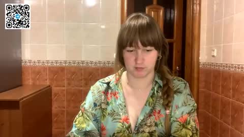 Snapshot of maroonmoon_ chatting on November 26, 8:43 pm Miriam online show from November 26, 8:43 pm