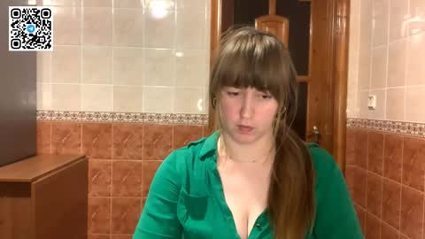 Snapshot of maroonmoon_ chatting on November 27, 8:44 pm Miriam online show from November 27, 8:44 pm