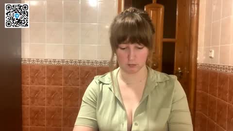 Snapshot of maroonmoon_ chatting on December 15, 9:08 pm Miriam online show from December 15, 9:08 pm