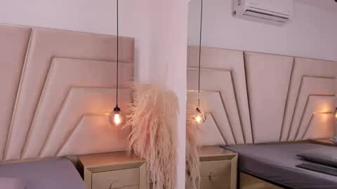 maroxcute online show from December 4, 11:30 am