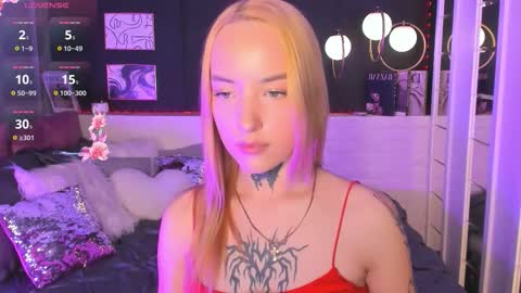 marquise_villaret online show from March 1, 6:04 am