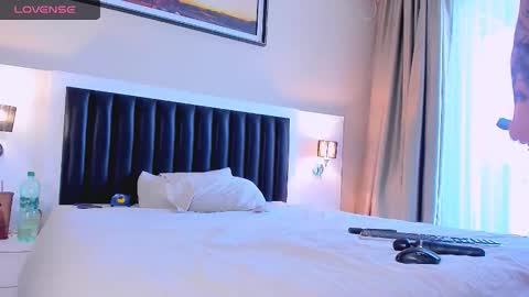 Snapshot of marrenar chatting on November 18, 7:02 am Mari online show from November 18, 7:02 am